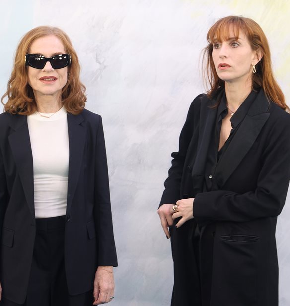 &#x3A3;&#x3C4;&#x3B7;&#x3BD; &#x395;&#x3BB;&#x3BB;&#x3AC;&#x3B4;&#x3B1; &#x3B7; Isabelle Huppert &#x3BC;&#x3B5; &#x3C4;&#x3B7;&#x3BD; &#x3BA;&#x3CC;&#x3C1;&#x3B7; &#x3C4;&#x3B7;&#x3C2;, Lolita Chammah