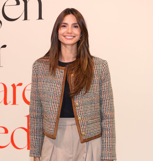 Η Ηλιάνα Παπαγεωργίου συνδύασε σε ένα look τα πέντε must haves του ανοιξιάτικου στιλ