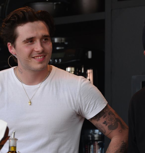 Brooklyn Beckham | &#x3A4;&#x3BF; viral &#x3B2;&#x3AF;&#x3BD;&#x3C4;&#x3B5;&#x3BF; &#x3C0;&#x3BF;&#x3C5; &#x3AD;&#x3B3;&#x3B9;&#x3BD;&#x3B5; &#x3B7; &#x3B1;&#x3B9;&#x3C4;&#x3AF;&#x3B1; &#x3BD;&#x3B1; &#x3BB;&#x3AC;&#x3B2;&#x3B5;&#x3B9; &#x3BA;&#x3B1;&#x3C4;&#x3B1;&#x3B9;&#x3B3;&#x3B9;&#x3C3;&#x3BC;&#x3CC; &#x3B1;&#x3C1;&#x3BD;&#x3B7;&#x3C4;&#x3B9;&#x3BA;&#x3CE;&#x3BD; &#x3C3;&#x3C7;&#x3BF;&#x3BB;&#x3AF;&#x3C9;&#x3BD;