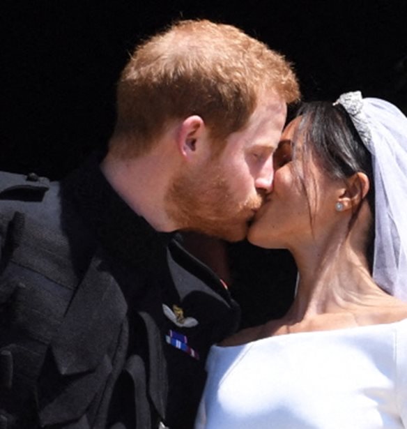 H &#x3B2;&#x3B9;&#x3BF;&#x3B3;&#x3C1;&#x3B1;&#x3C6;&#x3AF;&#x3B1; &#x3C4;&#x3C9;&#x3BD; Sussexes &#x3B1;&#x3C0;&#x3BF;&#x3BA;&#x3B1;&#x3BB;&#x3CD;&#x3C0;&#x3C4;&#x3B5;&#x3B9; &#x3BA;&#x3C1;&#x3C5;&#x3C6;&#x3AD;&#x3C2; &#x3BB;&#x3B5;&#x3C0;&#x3C4;&#x3BF;&#x3BC;&#x3AD;&#x3C1;&#x3B5;&#x3B9;&#x3B5;&#x3C2; &#x3B1;&#x3C0;&#x3CC; &#x3C4;&#x3BF; &#x3B3;&#x3AC;&#x3BC;&#x3BF; &#x3C4;&#x3BF;&#x3C5;&#x3C2;