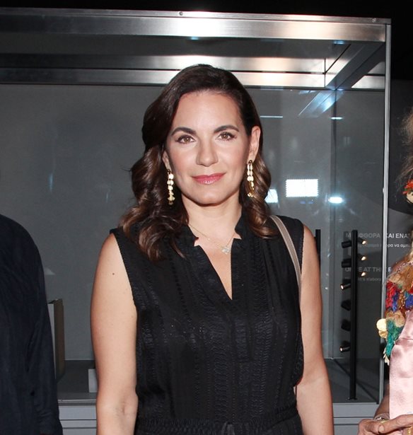 &#x397; &#x38C;&#x3BB;&#x3B3;&#x3B1; &#x39A;&#x3B5;&#x3C6;&#x3B1;&#x3BB;&#x3BF;&#x3B3;&#x3B9;&#x3AC;&#x3BD;&#x3BD;&#x3B7; &#x3BC;&#x3B5; &#x3BC;&#x3B1;&#x3CD;&#x3C1;&#x3B7; &#x3BF;&#x3BB;&#x3CC;&#x3C3;&#x3C9;&#x3BC;&#x3B7; &#x3C6;&#x3CC;&#x3C1;&#x3BC;&#x3B1; &#x3BA;&#x3B1;&#x3B9; &#x3BB;&#x3B5;&#x3C5;&#x3BA;&#x3CC; &#x3C3;&#x3B1;&#x3BA;&#x3AC;&#x3BA;&#x3B9; &#x3C3;&#x3B5; &#x3B2;&#x3C1;&#x3B1;&#x3B4;&#x3B9;&#x3BD;&#x3AE; &#x3AD;&#x3BE;&#x3BF;&#x3B4;&#x3BF;