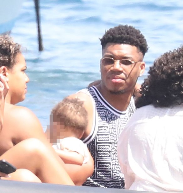 &#x393;&#x3B9;&#x3AC;&#x3BD;&#x3BD;&#x3B7;&#x3C2; &#x391;&#x3BD;&#x3C4;&#x3B5;&#x3C4;&#x3BF;&#x3BA;&#x3BF;&#x3CD;&#x3BD;&#x3BC;&#x3C0;&#x3BF; | &#x39F;&#x3B9; &#x3C6;&#x3C9;&#x3C4;&#x3BF;&#x3B3;&#x3C1;&#x3B1;&#x3C6;&#x3AF;&#x3B5;&#x3C2; &#x3B1;&#x3C0;&#x3CC; &#x3C4;&#x3B9;&#x3C2; &#x3B4;&#x3B9;&#x3B1;&#x3BA;&#x3BF;&#x3C0;&#x3AD;&#x3C2; &#x3C3;&#x3C4;&#x3B7; &#x39C;&#x3CD;&#x3BA;&#x3BF;&#x3BD;&#x3BF; &#x3BC;&#x3B5; &#x3C4;&#x3B7;&#x3BD; &#x3BF;&#x3B9;&#x3BA;&#x3BF;&#x3B3;&#x3AD;&#x3BD;&#x3B5;&#x3B9;&#x3AC; &#x3C4;&#x3BF;&#x3C5;