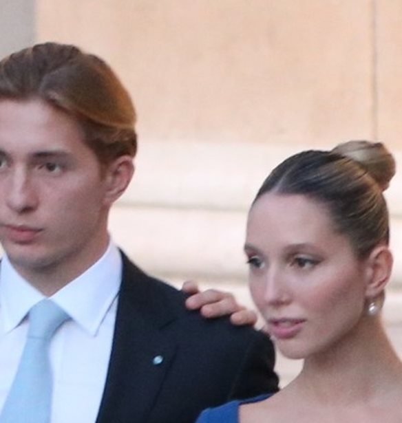 Full in love &#x3BF; &#x3B3;&#x3B9;&#x3BF;&#x3C2; &#x3C4;&#x3B7;&#x3C2; Marie-Chantal, &#x39A;&#x3C9;&#x3BD;&#x3C3;&#x3C4;&#x3B1;&#x3BD;&#x3C4;&#x3AF;&#x3BD;&#x3BF;&#x3C2; &#x391;&#x3BB;&#x3AD;&#x3BE;&#x3B9;&#x3BF;&#x3C2;, &#x3BC;&#x3B5; &#x3C4;&#x3B7;&#x3BD; Poppy Delevingne