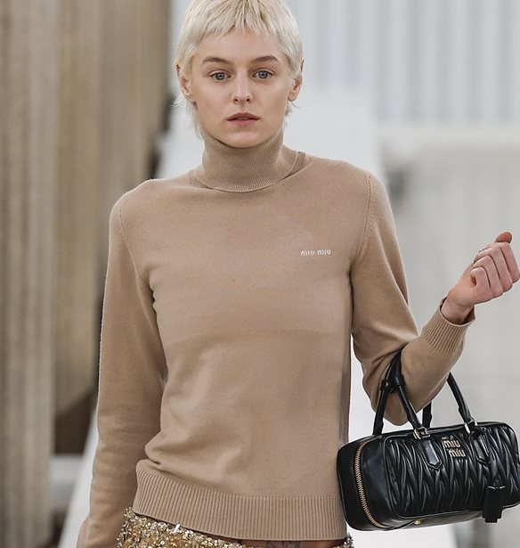 No pants trend | &#x39C;&#x3C0;&#x3BF;&#x3C1;&#x3BF;&#x3CD;&#x3BC;&#x3B5; &#x3C0;&#x3C1;&#x3B1;&#x3B3;&#x3BC;&#x3B1;&#x3C4;&#x3B9;&#x3BA;&#x3AC; &#x3BD;&#x3B1; &#x3C5;&#x3B9;&#x3BF;&#x3B8;&#x3B5;&#x3C4;&#x3AE;&#x3C3;&#x3BF;&#x3C5;&#x3BC;&#x3B5; &#x3C4;&#x3B7;&#x3BD; &#x3B1;&#x3BC;&#x3C6;&#x3B9;&#x3BB;&#x3B5;&#x3B3;&#x3CC;&#x3BC;&#x3B5;&#x3BD;&#x3B7; &#x3C4;&#x3AC;&#x3C3;&#x3B7; &#x3C4;&#x3B7;&#x3C2; &#x3C3;&#x3B5;&#x3B6;&#x3CC;&#x3BD; &#x3C3;&#x3C4;&#x3B7;&#x3BD; &#x3BA;&#x3B1;&#x3B8;&#x3B7;&#x3BC;&#x3B5;&#x3C1;&#x3B9;&#x3BD;&#x3AE; &#x3BC;&#x3B1;&#x3C2; &#x3B6;&#x3C9;&#x3AE;;