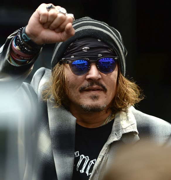 Johnny Depp | &#x39F; &#x3C0;&#x3C1;&#x3B1;&#x3B3;&#x3BC;&#x3B1;&#x3C4;&#x3B9;&#x3BA;&#x3CC;&#x3C2; &#x3BB;&#x3CC;&#x3B3;&#x3BF;&#x3C2; &#x3C0;&#x3BF;&#x3C5; &#x3B4;&#x3B5;&#x3BD; &#x3C0;&#x3B1;&#x3C1;&#x3B1;&#x3B2;&#x3C1;&#x3AD;&#x3B8;&#x3B7;&#x3BA;&#x3B5; &#x3C3;&#x3C4;&#x3BF; &#x3B4;&#x3B9;&#x3BA;&#x3B1;&#x3C3;&#x3C4;&#x3AE;&#x3C1;&#x3B9;&#x3BF; &#x3C4;&#x3B7; &#x3BC;&#x3AD;&#x3C1;&#x3B1; &#x3C4;&#x3B7;&#x3C2; &#x3B5;&#x3C4;&#x3C5;&#x3BC;&#x3B7;&#x3B3;&#x3BF;&#x3C1;&#x3AF;&#x3B1;&#x3C2;