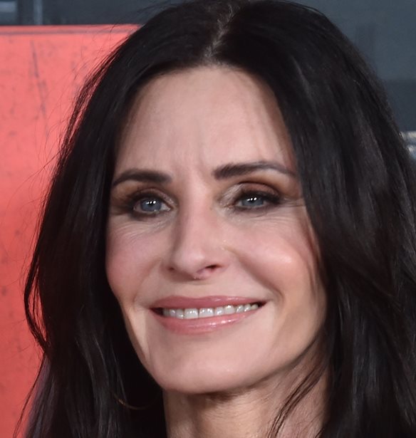 Courteney Cox | &#x397; &#x3C3;&#x3C0;&#x3AC;&#x3BD;&#x3B9;&#x3B1; &#x3B5;&#x3BC;&#x3C6;&#x3AC;&#x3BD;&#x3B9;&#x3C3;&#x3B7; &#x3C3;&#x3C4;&#x3BF; &#x3BA;&#x3CC;&#x3BA;&#x3BA;&#x3B9;&#x3BD;&#x3BF; &#x3C7;&#x3B1;&#x3BB;&#x3AF; &#x3BC;&#x3B5; &#x3C4;&#x3B7;&#x3BD; 18&#x3C7;&#x3C1;&#x3BF;&#x3BD;&#x3B7; &#x3BA;&#x3CC;&#x3C1;&#x3B7; &#x3C4;&#x3B7;&#x3C2;, Coco