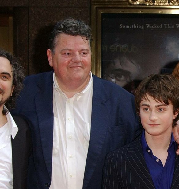 Robbie Coltrane | &#x3A0;&#x3AD;&#x3B8;&#x3B1;&#x3BD;&#x3B5; &#x3BF; &#x3C0;&#x3B9;&#x3BF; &#x3B1;&#x3B3;&#x3B1;&#x3C0;&#x3B7;&#x3BC;&#x3AD;&#x3BD;&#x3BF;&#x3C2; &#x3C7;&#x3B1;&#x3C1;&#x3B1;&#x3BA;&#x3C4;&#x3AE;&#x3C1;&#x3B1;&#x3C2; &#x3C4;&#x3BF;&#x3C5; Harry Potter - &#x3A4;&#x3BF; &#x3C3;&#x3C5;&#x3B3;&#x3BA;&#x3B9;&#x3BD;&#x3B7;&#x3C4;&#x3B9;&#x3BA;&#x3CC; &#x3B1;&#x3BD;&#x3C4;&#x3AF;&#x3BF; &#x3C4;&#x3B7;&#x3C2; Emma Watson