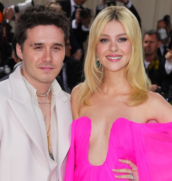 Nicola Peltz | &#x395;&#x3BE;&#x3B7;&#x3B3;&#x3B5;&#x3AF; &#x3B5;&#x3C0;&#x3B9;&#x3C4;&#x3AD;&#x3BB;&#x3BF;&#x3C5;&#x3C2; &#x3B3;&#x3B9;&#x3B1;&#x3C4;&#x3AF; &#x3B4;&#x3B5;&#x3BD; &#x3C6;&#x3CC;&#x3C1;&#x3B5;&#x3C3;&#x3B5; &#x3BD;&#x3C5;&#x3C6;&#x3B9;&#x3BA;&#x3CC; &#x3C4;&#x3B7;&#x3C2; Victoria Beckham &#x3C3;&#x3C4;&#x3BF;&#x3BD; &#x3B3;&#x3AC;&#x3BC;&#x3BF; &#x3C4;&#x3B7;&#x3C2; &#x3BC;&#x3B5; &#x3C4;&#x3BF;&#x3BD; Brooklyn