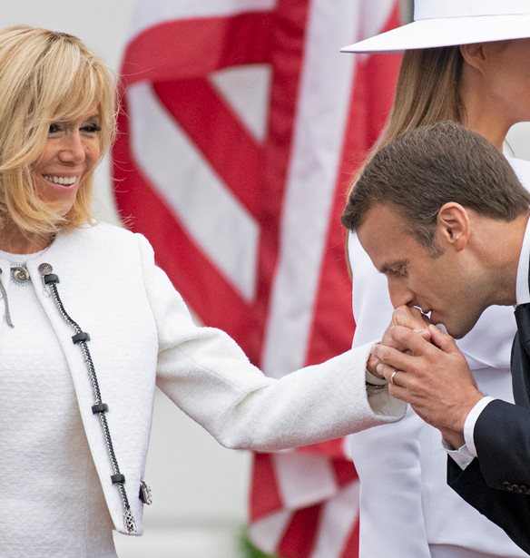 Emmanuel &amp; Brigitte Macron: 16 &#x3C7;&#x3C1;&#x3CC;&#x3BD;&#x3B9;&#x3B1; &#x3BC;&#x3B1;&#x3B6;&#x3AF; | &#x39F;&#x3B9; &#x3C6;&#x3C9;&#x3C4;&#x3BF;&#x3B3;&#x3C1;&#x3B1;&#x3C6;&#x3AF;&#x3B5;&#x3C2; &#x3BC;&#x3B5; &#x3C4;&#x3B9;&#x3C2; &#x3C0;&#x3B9;&#x3BF; &#x3C4;&#x3C1;&#x3C5;&#x3C6;&#x3B5;&#x3C1;&#x3AD;&#x3C2; &#x3C3;&#x3C4;&#x3B9;&#x3B3;&#x3BC;&#x3AD;&#x3C2; &#x3C4;&#x3BF;&#x3C5; &#x3B6;&#x3B5;&#x3C5;&#x3B3;&#x3B1;&#x3C1;&#x3B9;&#x3BF;&#x3CD;