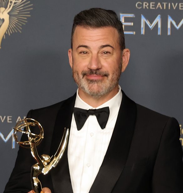 Jimmy Kimmel | &#x3A4;&#x3AD;&#x3BB;&#x3BF;&#x3C2; &#x3B7; &#x3B5;&#x3BA;&#x3C0;&#x3BF;&#x3BC;&#x3C0;&#x3AE; &#x3C4;&#x3BF;&#x3C5; &#x3BC;&#x3B5;&#x3C4;&#x3AC; &#x3B1;&#x3C0;&#x3CC; 22 &#x3C7;&#x3C1;&#x3CC;&#x3BD;&#x3B9;&#x3B1; - &#x3A4;&#x3BF; &#x3C3;&#x3C7;&#x3CC;&#x3BB;&#x3B9;&#x3BF; &#x3BA;&#x3B1;&#x3B9; &#x3B7; &#x3BA;&#x3CC;&#x3BD;&#x3C4;&#x3C1;&#x3B1; &#x3BC;&#x3B5; &#x3C4;&#x3BF;&#x3BD; Donald Trump &#x3C0;&#x3BF;&#x3C5; &#x3C0;&#x3C5;&#x3C1;&#x3BF;&#x3B4;&#x3CC;&#x3C4;&#x3B7;&#x3C3;&#x3B5; &#x3C4;&#x3B7;&#x3BD; &#x3B1;&#x3C0;&#x3CC;&#x3C6;&#x3B1;&#x3C3;&#x3B7;