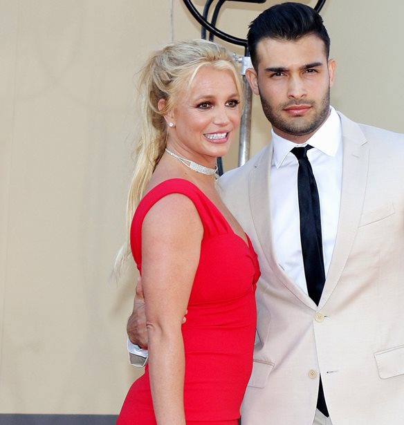 Britney Spears | &#x3A0;&#x3CE;&#x3C2; &#x3AC;&#x3BB;&#x3BB;&#x3B1;&#x3BE;&#x3B5; &#x3B7; &#x3B6;&#x3C9;&#x3AE; &#x3C4;&#x3B7;&#x3C2; &#x3BC;&#x3B5;&#x3C4;&#x3AC; &#x3C4;&#x3B7; &#x3BC;&#x3B5;&#x3C4;&#x3B1;&#x3BA;&#x3CC;&#x3BC;&#x3B9;&#x3C3;&#x3B7; &#x3C4;&#x3BF;&#x3C5; Sam Asghari &#x3B1;&#x3C0;&#x3CC; &#x3C4;&#x3BF; &#x3C3;&#x3C0;&#x3AF;&#x3C4;&#x3B9; &#x3C4;&#x3BF;&#x3C5;&#x3C2;