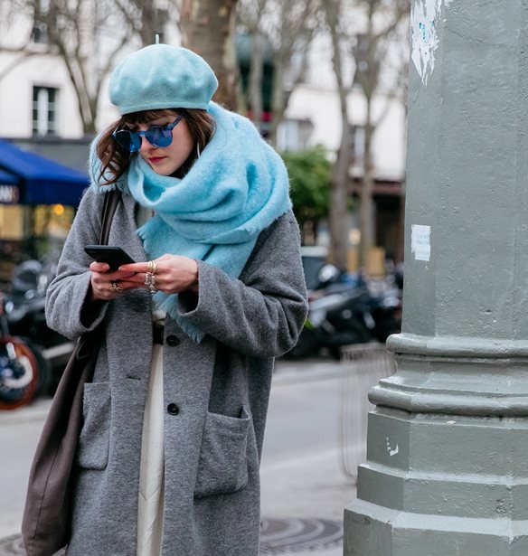 Baby it's cold outside: Τα πιο stylish κασκόλ του φετινού χειμώνα