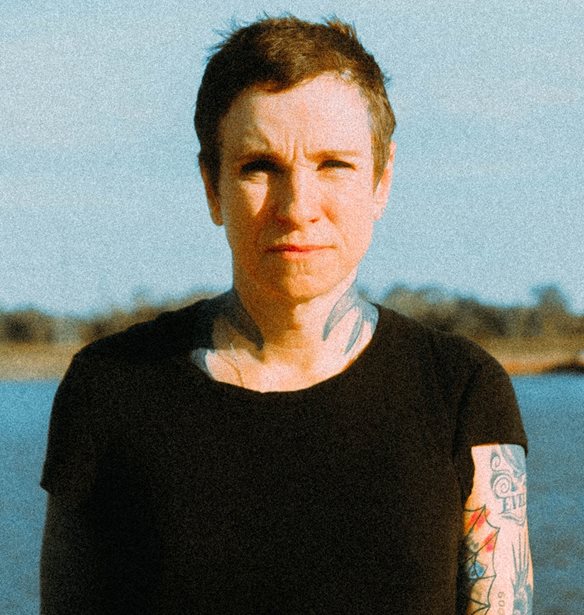 Laura Jane Grace | &#x393;&#x3B9;&#x3B1; &#x3C0;&#x3C1;&#x3CE;&#x3C4;&#x3B7; &#x3C6;&#x3BF;&#x3C1;&#x3AC; &#x3C3;&#x3C4;&#x3B7;&#x3BD; &#x395;&#x3BB;&#x3BB;&#x3AC;&#x3B4;&#x3B1;