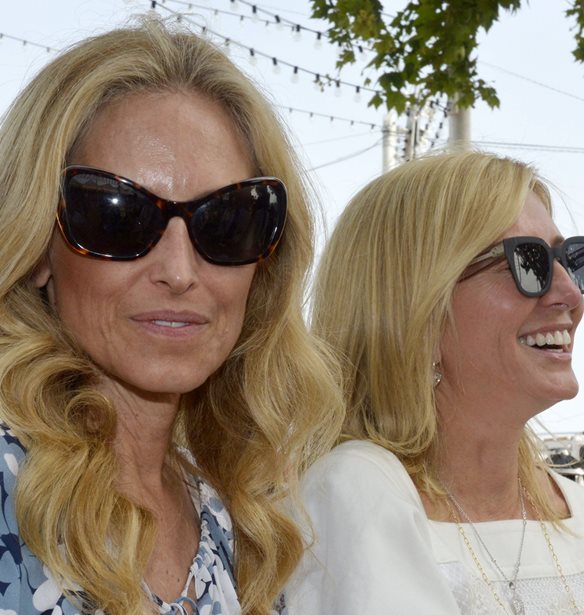 &#x397; Marie Chantal &#x3BC;&#x3B1;&#x3B6;&#x3AF; &#x3BC;&#x3B5; &#x3C4;&#x3B7; &#x3BC;&#x3B5;&#x3B3;&#x3B1;&#x3BB;&#x3CD;&#x3C4;&#x3B5;&#x3C1;&#x3B7; &#x3B1;&#x3B4;&#x3B5;&#x3C1;&#x3C6;&#x3AE; &#x3C4;&#x3B7;&#x3C2;, Pia Getty, &#x3C3;&#x3B5; &#x3C6;&#x3B5;&#x3C3;&#x3C4;&#x3B9;&#x3B2;&#x3AC;&#x3BB; &#x3C3;&#x3C4;&#x3B7; &#x3A3;&#x3B5;&#x3B2;&#x3AF;&#x3BB;&#x3BB;&#x3B7;