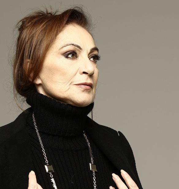 &#x397; &#x3A6;&#x3B9;&#x3BB;&#x3B1;&#x3C1;&#x3AD;&#x3C4;&#x3B7; &#x39A;&#x3BF;&#x3BC;&#x3BD;&#x3B7;&#x3BD;&#x3BF;&#x3CD; &#x3BC;&#x3B9;&#x3BB;&#x3AC; &#x3B3;&#x3B9;&#x3B1; &#x3CC;&#x3BB;&#x3B1; &#x3C3;&#x3C4;&#x3B7; Madame Figaro