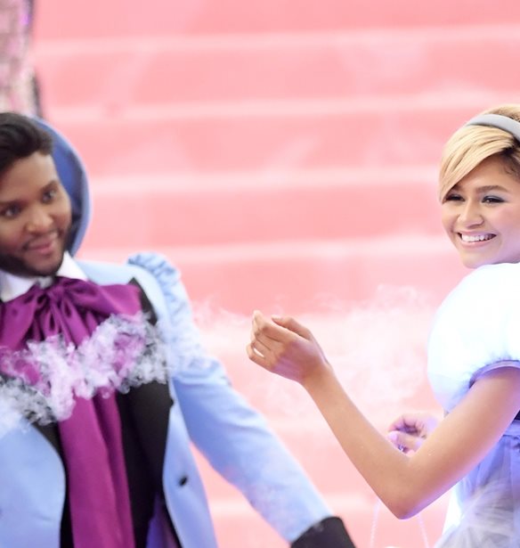 &quot;&#x3A0;&#x3B1;&#x3C1;&#x3B1;&#x3B9;&#x3C4;&#x3BF;&#x3CD;&#x3BC;&#x3B1;&#x3B9;&quot; | &#x3A4;&#x3B9; &#x3C3;&#x3C5;&#x3BD;&#x3AD;&#x3B2;&#x3B7; &#x3BC;&#x3B5; &#x3C4;&#x3BF;&#x3BD; &#x3C3;&#x3C4;&#x3B9;&#x3BB;&#x3AF;&#x3C3;&#x3C4;&#x3B1; &#x3C4;&#x3B7;&#x3C2; Zendaya, Law Roach, &#x3CD;&#x3C3;&#x3C4;&#x3B5;&#x3C1;&#x3B1; &#x3B1;&#x3C0;&#x3CC; &#x3C4;&#x3B7;&#x3BD; &#x3B1;&#x3BC;&#x3C6;&#x3B9;&#x3BB;&#x3B5;&#x3B3;&#x3CC;&#x3BC;&#x3B5;&#x3BD;&#x3B7; &#x3B1;&#x3BD;&#x3AC;&#x3C1;&#x3C4;&#x3B7;&#x3C3;&#x3B7; &#x3C3;&#x3C4;&#x3BF; Instagram