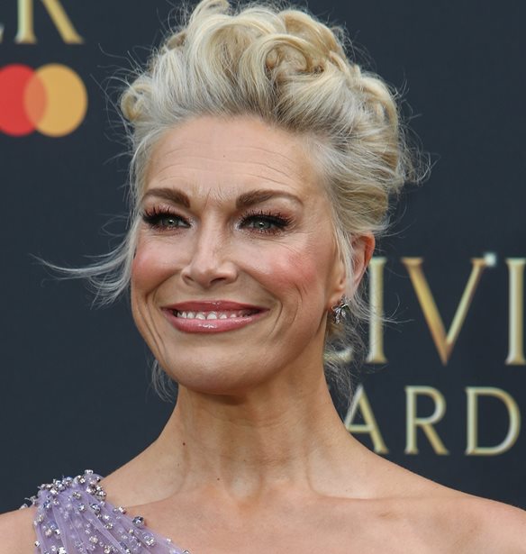 Hannah Waddingham | &#x397; &#x3B1;&#x3C0;&#x3AC;&#x3BD;&#x3C4;&#x3B7;&#x3C3;&#x3AE; &#x3C4;&#x3B7;&#x3C2; &#x3C3;&#x3C4;&#x3BF; &#x3C3;&#x3B5;&#x3BE;&#x3B9;&#x3C3;&#x3C4;&#x3B9;&#x3BA;&#x3CC; &#x3C3;&#x3C7;&#x3CC;&#x3BB;&#x3B9;&#x3BF; &#x3C0;&#x3BF;&#x3C5; &#x3B4;&#x3AD;&#x3C7;&#x3C4;&#x3B7;&#x3BA;&#x3B5; &#x3C3;&#x3C4;&#x3BF; &#x3BA;&#x3CC;&#x3BA;&#x3BA;&#x3B9;&#x3BD;&#x3BF; &#x3C7;&#x3B1;&#x3BB;&#x3AF;