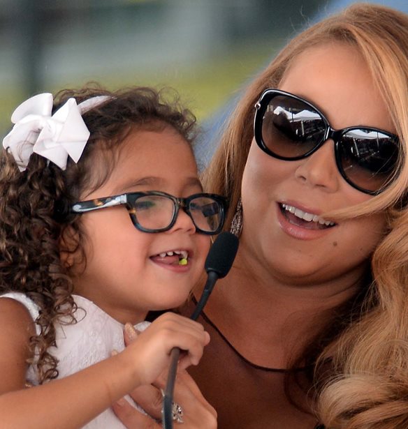 Mariah Carey | &#x397; 10&#x3C7;&#x3C1;&#x3BF;&#x3BD;&#x3B7; &#x3BA;&#x3CC;&#x3C1;&#x3B7; &#x3C4;&#x3B7;&#x3C2; &#x3C0;&#x3C1;&#x3C9;&#x3C4;&#x3B1;&#x3B3;&#x3C9;&#x3BD;&#x3B9;&#x3C3;&#x3C4;&#x3B5;&#x3AF; &#x3C3;&#x3B5; &#x3BA;&#x3B1;&#x3BC;&#x3C0;&#x3AC;&#x3BD;&#x3B9;&#x3B1; &#x3C1;&#x3BF;&#x3CD;&#x3C7;&#x3C9;&#x3BD; &#x3CC;&#x3C0;&#x3BF;&#x3C5; &#x3C5;&#x3C0;&#x3BF;&#x3B4;&#x3CD;&#x3B5;&#x3C4;&#x3B1;&#x3B9; &#x3C4;&#x3B7; &#x3B4;&#x3B9;&#x3AC;&#x3C3;&#x3B7;&#x3BC;&#x3B7; &#x3BC;&#x3B1;&#x3BC;&#x3AC; &#x3C4;&#x3B7;&#x3C2;