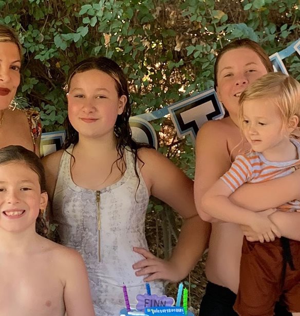 Tori Spelling | &#x397; &#x3C4;&#x3C1;&#x3BF;&#x3BC;&#x3B1;&#x3BA;&#x3C4;&#x3B9;&#x3BA;&#x3AE; &#x3C0;&#x3B5;&#x3C1;&#x3B9;&#x3C0;&#x3AD;&#x3C4;&#x3B5;&#x3B9;&#x3B1; &#x3C4;&#x3B7;&#x3C2; &#x3C5;&#x3B3;&#x3B5;&#x3AF;&#x3B1;&#x3C2; &#x3C4;&#x3B7;&#x3C2; &#x3BA;&#x3CC;&#x3C1;&#x3B7;&#x3C2; &#x3C4;&#x3B7;&#x3C2; - &#x395;&#x3BC;&#x3C6;&#x3AC;&#x3BD;&#x3B9;&#x3C3;&#x3B5; &#x3C3;&#x3C5;&#x3BC;&#x3C0;&#x3C4;&#x3CE;&#x3BC;&#x3B1;&#x3C4;&#x3B1; &#x3B5;&#x3B3;&#x3BA;&#x3B5;&#x3C6;&#x3B1;&#x3BB;&#x3B9;&#x3BA;&#x3BF;&#x3CD;