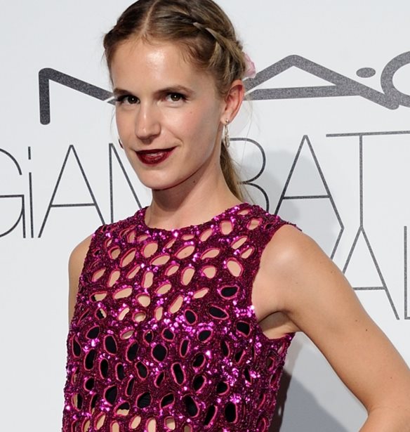 &#x395;&#x3C5;&#x3B3;&#x3B5;&#x3BD;&#x3AF;&#x3B1; &#x39D;&#x3B9;&#x3AC;&#x3C1;&#x3C7;&#x3BF;&#x3C5; | &#x39F;&#x3B9; &#x3B4;&#x3B9;&#x3B1;&#x3BA;&#x3BF;&#x3C0;&#x3AD;&#x3C2; &#x3C4;&#x3B7;&#x3C2; &#x3C3;&#x3C4;&#x3BF; Saint Moritz &#x3BA;&#x3B1;&#x3B9; &#x3B7; &#x3C6;&#x3C9;&#x3C4;&#x3BF;&#x3B3;&#x3C1;&#x3B1;&#x3C6;&#x3AF;&#x3B1; &#x3BC;&#x3B5; &#x3C4;&#x3B7;&#x3BD; &#x3BA;&#x3CC;&#x3BA;&#x3BA;&#x3B9;&#x3BD;&#x3B7; &#x3C6;&#x3BF;&#x3CD;&#x3C3;&#x3C4;&#x3B1; &#x3BC;&#x3C0;&#x3C1;&#x3BF;&#x3C3;&#x3C4;&#x3AC; &#x3C3;&#x3C4;&#x3BF; &#x3C3;&#x3C4;&#x3BF;&#x3BB;&#x3B9;&#x3C3;&#x3BC;&#x3AD;&#x3BD;&#x3BF; &#x3B4;&#x3AD;&#x3BD;&#x3C4;&#x3C1;&#x3BF;