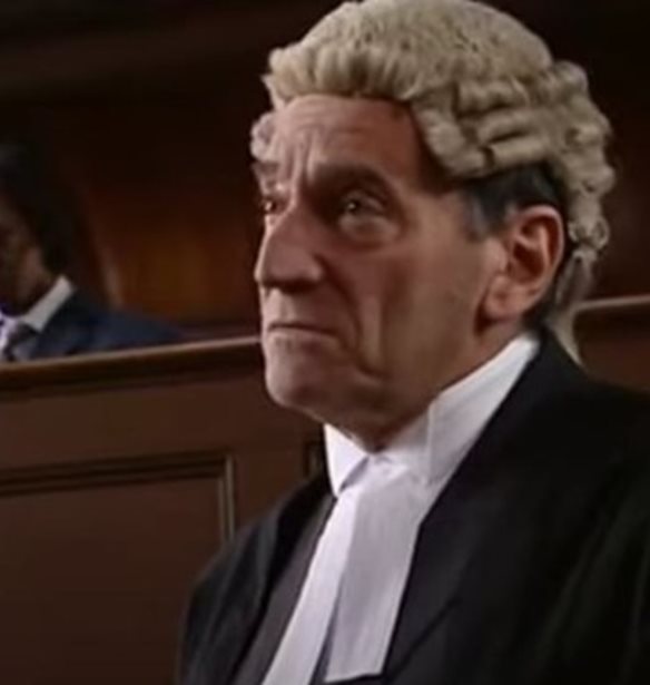 Stephen Greif | &#x3A0;&#x3AD;&#x3B8;&#x3B1;&#x3BD;&#x3B5; &#x3BF; &#x3B7;&#x3B8;&#x3BF;&#x3C0;&#x3BF;&#x3B9;&#x3CC;&#x3C2; &#x3C4;&#x3BF;&#x3C5; &quot;The Crown&quot; &#x3C3;&#x3C4;&#x3B1; 78 &#x3C4;&#x3BF;&#x3C5;