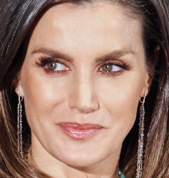 B&#x3B1;&#x3C3;&#x3AF;&#x3BB;&#x3B9;&#x3C3;&#x3C3;&#x3B1; Letizia | &#x3A6;&#x3CC;&#x3C1;&#x3B5;&#x3C3;&#x3B5; &#x3C4;&#x3BF; &#x3C3;&#x3CD;&#x3BD;&#x3BF;&#x3BB;&#x3BF; &#x3C0;&#x3BF;&#x3C5; &#x3AD;&#x3C7;&#x3B5;&#x3B9; &#x3C3;&#x3C4;&#x3B7; &#x3BD;&#x3C4;&#x3BF;&#x3C5;&#x3BB;&#x3AC;&#x3C0;&#x3B1; &#x3C4;&#x3B7;&#x3C2; &#x3BA;&#x3AC;&#x3B8;&#x3B5; fashionista