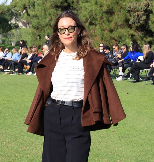 Η Βίκυ Καγιά υιοθέτησε τη δημοφιλέστερη τάση στα πουλόβερ για φέτος τον χειμώνα