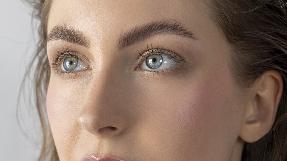 Το έξυπνο foundation-concealer που χαρίζει τέλεια κάλυψη