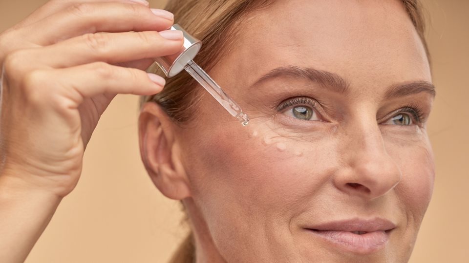 Ο μόνος ορός που διορθώνει 16 σημάδια γήρανσης