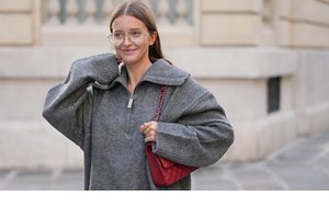 Η καρό μίντι φούστα από τη Zara που θα ανανεώσει το καθημερινό σου στιλ - εικόνα 1