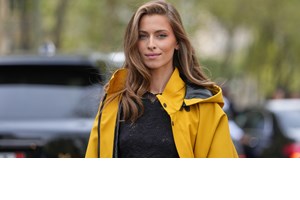 Ετοιμάζεις ταξίδι; Το μπουφάν από την Oysho που δεν πρέπει να λείπει από τη βαλίτσα σου - εικόνα 1