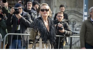 Αποκλειστικές φωτογραφίες | Sharon Stone, Adrien Brody και Έλληνες fashionistas στο show της COS στην Αθήνα - εικόνα 1