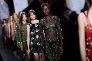 Τα 4 top κουρέματα της φετινής άνοιξης όπως τα είδαμε στο street style της Milan Fashion Week - εικόνα 1