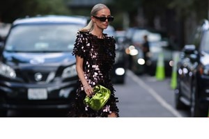 Κόκκινο Φόρεμα | 10 επιλογές για να μπεις σε εορταστικό κλίμα - εικόνα 2