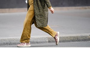 Τα sneakers από τηn Oysho που ταιριάζουν τέλεια με το office style σου - εικόνα 1