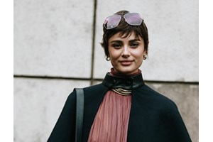 Ροζ shimmery χείλη, λιλά σκιά και όλα τα χρώματα στο μακιγιάζ που θα δοκιμάσουμε τώρα - εικόνα 2