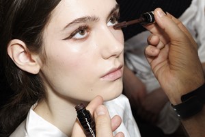 3 SOS κινήσεις πριν το λούσιμο που θα σου χαρίσουν υπέροχα μαλλιά, σαν κομμωτηρίου - εικόνα 2