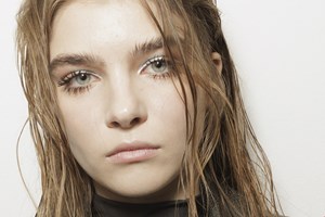 Tα καλύτερα self-tan drops για sunkissed επιδερμίδα τις πρώτες μέρες της άνοιξης - εικόνα 2