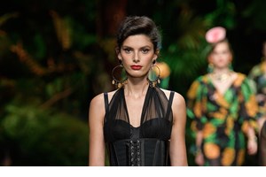 Crystal Eye Makeup | Πώς θα φορέσεις στρας στο μακιγιάζ σου ακόμα και μετά τις γιορτές - εικόνα 2