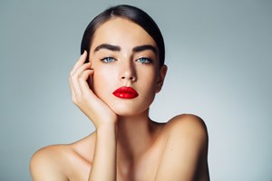 Oldies but goldies | 7 κλασικά κι αγαπημένα beauty προϊόντα που έκαναν θραύση το 2024 - εικόνα 1