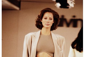 Η Μαρία Ναυπλιώτου με το νεανικό κούρεμα που βλέπουμε παντού στα catwalks - εικόνα 1