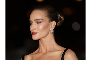 Το αέρινο και θηλυκό χτένισμα που έκανε θραύση στα περισσότερα shows της Paris Fashion Week - εικόνα 1