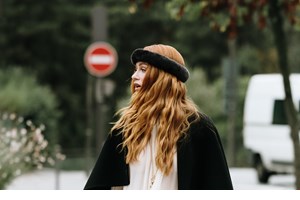 Κι όμως, αυτή η αθώα καθημερινή συνήθεια μπορεί να προκαλέσει τριχόπτωση ή αραίωση στα μαλλιά - εικόνα 1