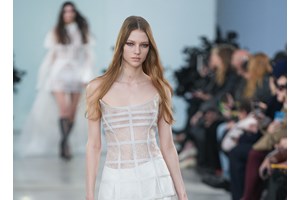 Κόκκινο κραγιόν | 3 trendy τρόποι για να το φορέσεις το καλοκαίρι - εικόνα 1