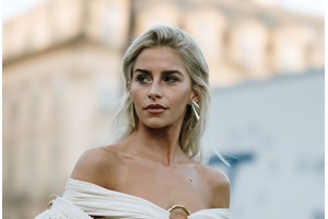 O σύγχρονος τρόπος εφαρμογής του ρουζ για δροσερή όψη στο πρόσωπο - εικόνα 1