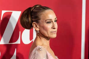 Jennifer Lawrence | Τo αγαπημένo της foundation σε μορφή stick για λεία επιδερμίδα χωρίς ατέλειες - εικόνα 3