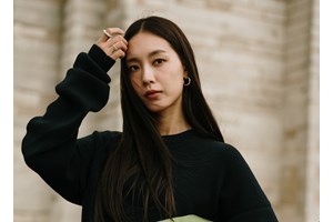 Ανομοιόμορφη όψη στην επιδερμίδα; Το υβριδικό skincare προϊόν για το πιο λείο, λαμπερό πρόσωπο - εικόνα 1