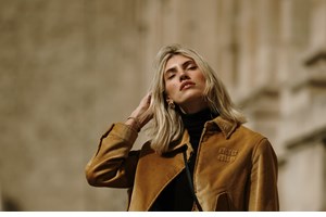 Mocha Mousse | Η γλυκιά απόχρωση του καφέ αναμένεται να γίνει η πιο δημοφιλής για τα μαλλιά μας το 2025 - εικόνα 2