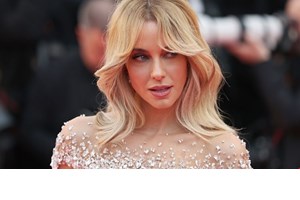 Έτσι θα εφαρμόσεις το ρουζ σου για να αποκτήσεις το fresh look της Κλέλιας Ανδριολάτου - εικόνα 4