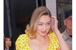 Γιατί τα Milk Bath nails εξακολουθούν να αποτελούν τη Νο.1 επιλογή μανικιούρ τώρα; - εικόνα 1